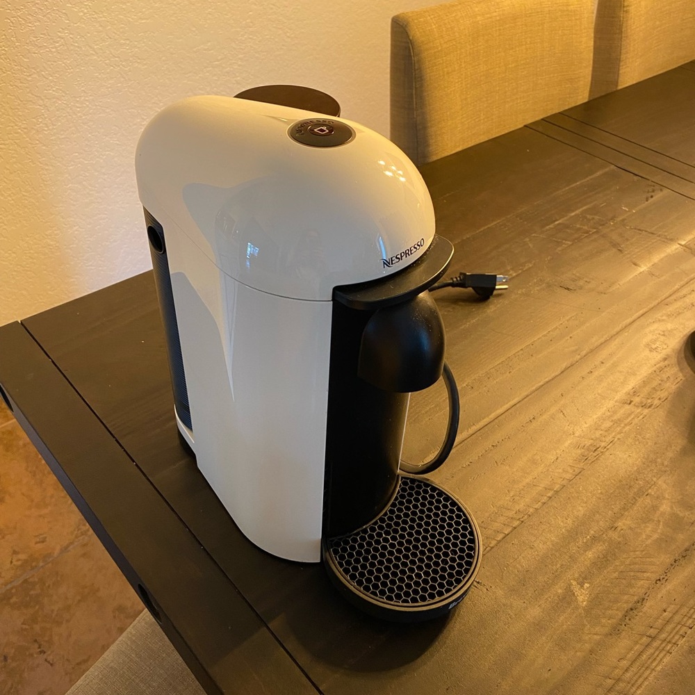 Nespresso VertuoPlus White